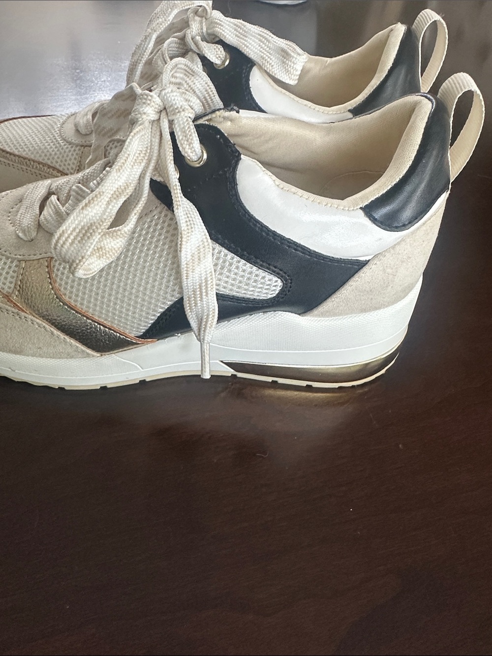 J/Slides Urban Sport Women's Bebe Fashion Wedge Sneaker Cream/Black/Gold Size 7 - Picture 5 of 9
